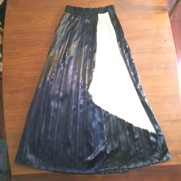 *SOLD* Le Lis Patchwork Pleated Formal Maxi Skirt - Picture 6 of 8